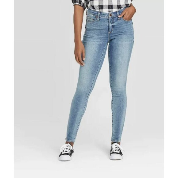 Women's High-Rise Skinny Jeans - Universal Thread 4 Vintage Medium Wash - Picture 1 of 2